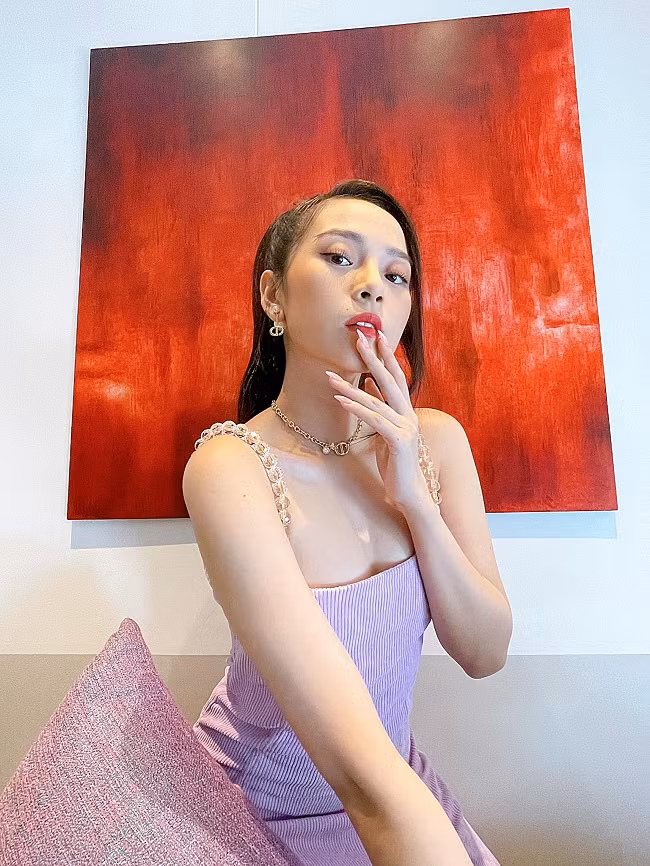 Nguoi dep Tay Ninh dong canh nong co “hot” bang my nhan cung tuoi?-Hinh-6