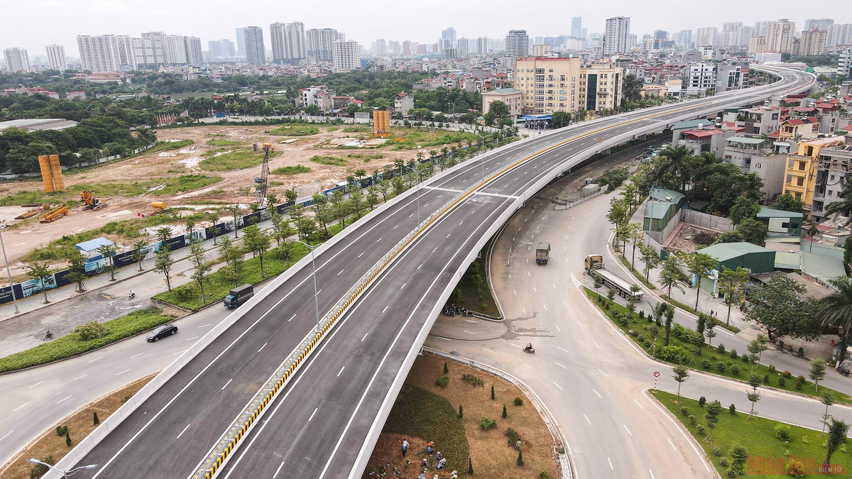 Bo GTVT yeu cau ban giao cau Thang Long, duong Vanh dai 3 cho Ha Noi