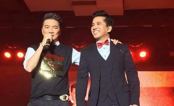 Ca si Quang Toan qua doi 28 Tet tai san bay My-Hinh-4