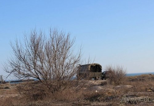 Ngoài tàu chiến, Nga còn triển khai binh sĩ trên bộ gần nơi tàu chìm.