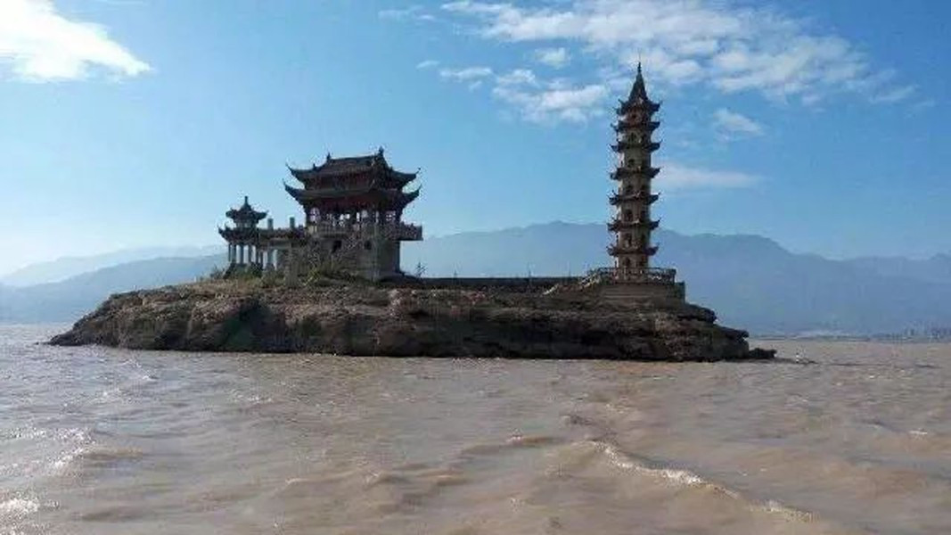 Đây cũng là môi trường sống của cá heo nước ngọt hiếm tên là jiangzhu.