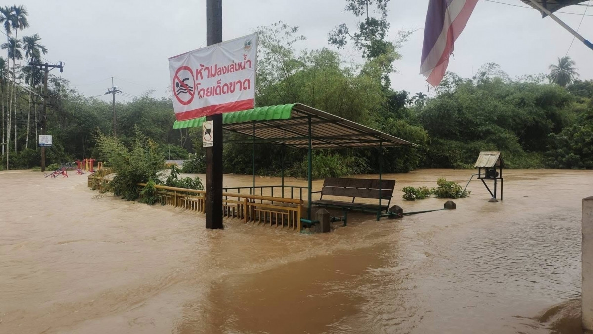 Miền Nam Thái Lan hứng chịu mưa lớn, lũ lụt Mien Nam Thai Lan hung chiu mua lon, lu lut