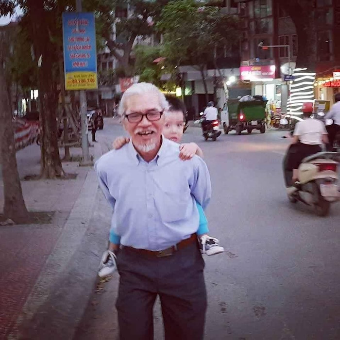 Câu chuyện cảm động về tình phụ tử giúp xua đi niềm bất an ảnh 34