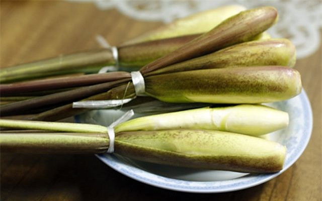 Công thức nấu 2 món ăn từ củ niễng có tác dụng giảm huyết áp ảnh 1 Công thức nấu 2 món ăn từ củ niễng có tác dụng giảm huyết áp ảnh 1