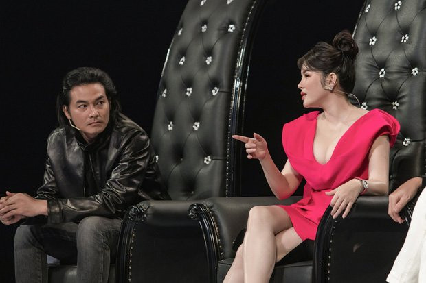 Quách Ngọc Ngoan bất ngờ có thái độ lạ bên Lý Nhã Kỳ Quach Ngoc Ngoan bat ngo co thai do la ben Ly Nha Ky