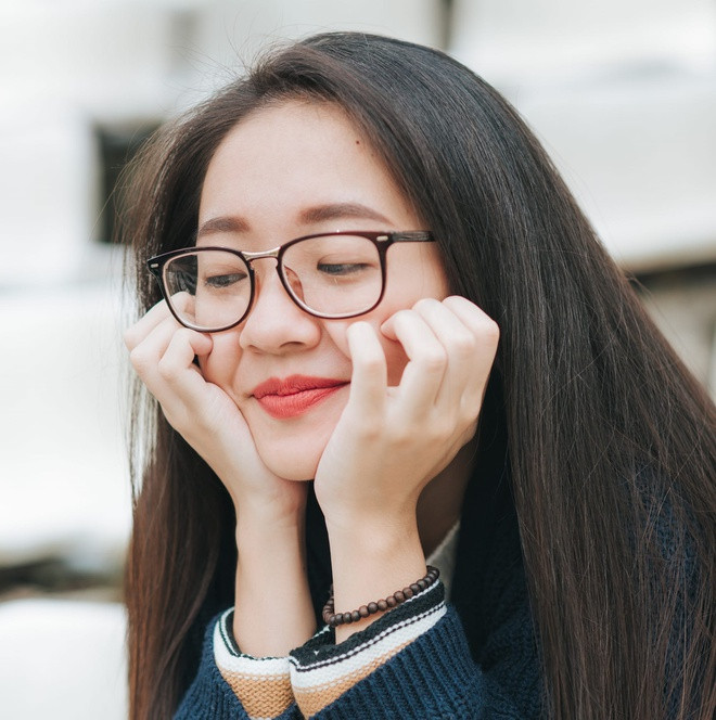 Ngoài đóng phim, Hoàng Hà cho hay cô đam mê kể chuyện. Cô đã thực hiện các series kể chuyện và đăng tải trên mạng xã hội.