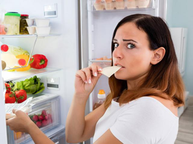 8 thoi quen hang ngay cuc ki gay hai voi suc khoe-Hinh-8