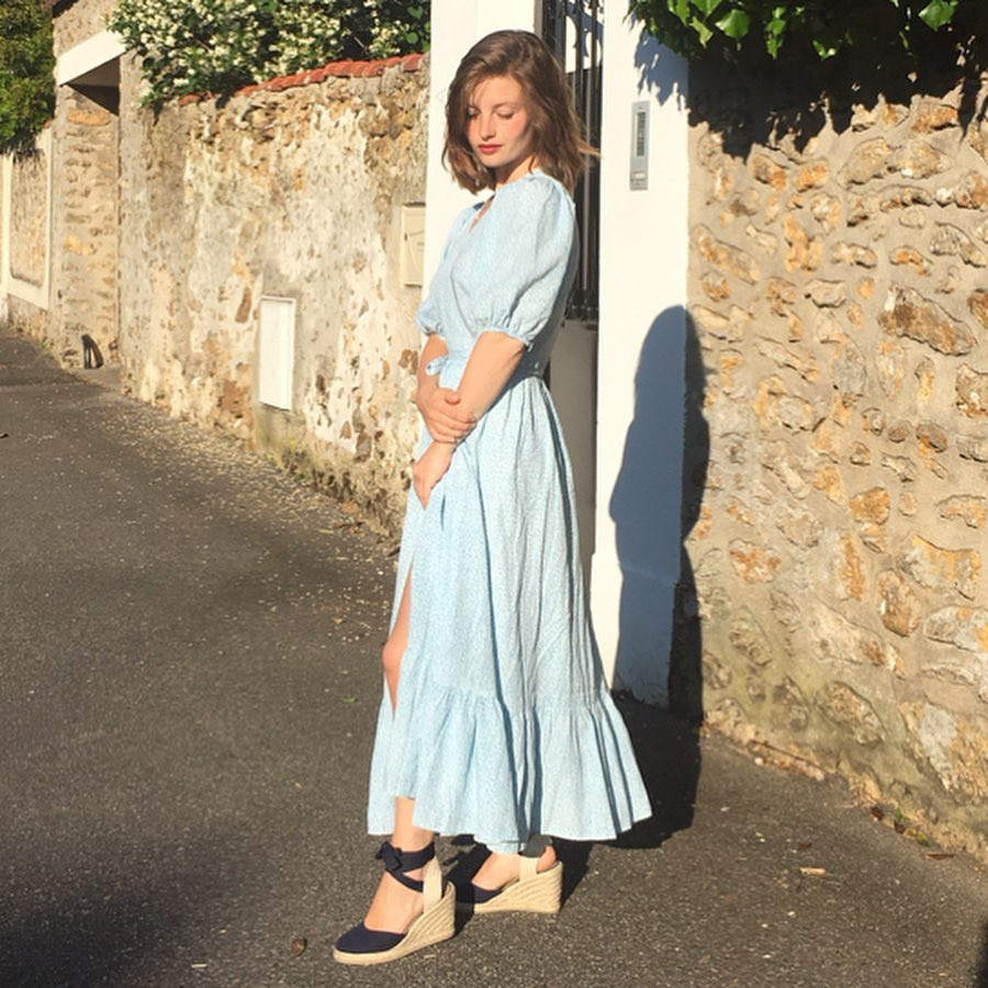 Những mẫu giày dép mùa Hè rất được lòng phụ nữ Pháp - Hình 12 Nhung mau giay dep mua He rat duoc long phu nu Phap-Hinh-12