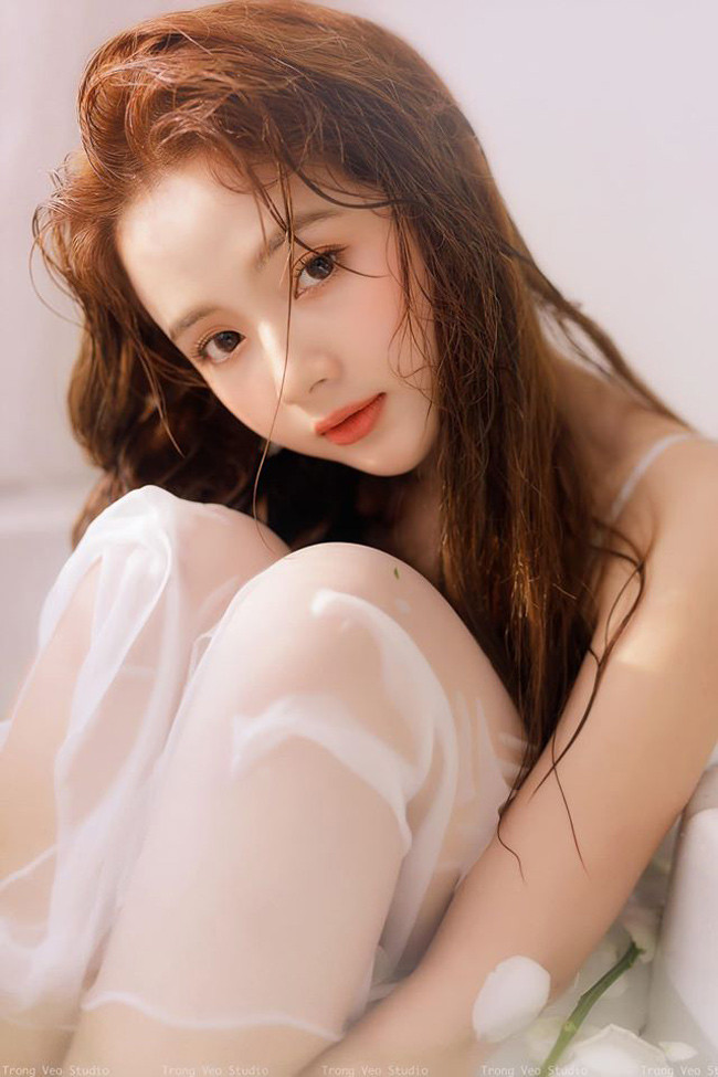 Lan Hương ở thời điểm mới được biết đến chỉ là một cô sinh viên đại học bình thường.