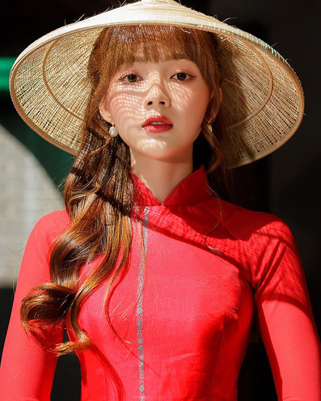 Cô tự nhận, bản thân là một cô gái độc lập, không thích dựa dẫm vào người khác.