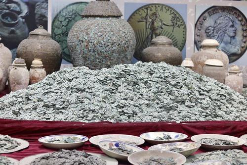 Bo suu tap cua sieu dai gia so huu 10 tan tien co-Hinh-2