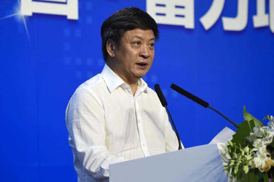 Ngành công viên giải trí mà tỷ phú người Trung Quốc Sun Hongbin theo đuổi đối mặt với một năm kinh doanh ảm đạm khi các lệnh hạn chế tụ tập kéo dài. Giá cổ phiếu Sunac China Holdings, công ty bất động sản do ông Sun Hongbin sáng lập và giữ chức chủ tịch, giảm gần 40% trong năm, quét sạch hơn 1/3 tài sản ròng của vị tỷ phú. Theo Forbes, ông Sun Hongbin mất 4,8 tỷ USD, còn sở hữu 8,1 USD. Ảnh: Getty Images.