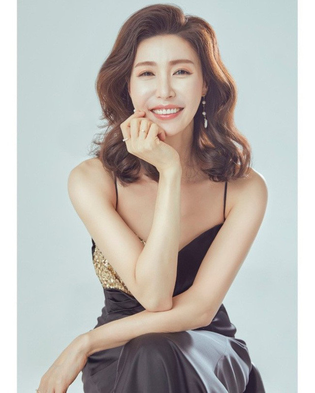 Hai hoa hau, a hau Han Quoc va be boi ban dam ngan do-Hinh-3