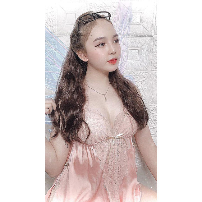 Nhan sắc ở tuổi 19 của cô khiến nhiều người ngỡ ngàng.