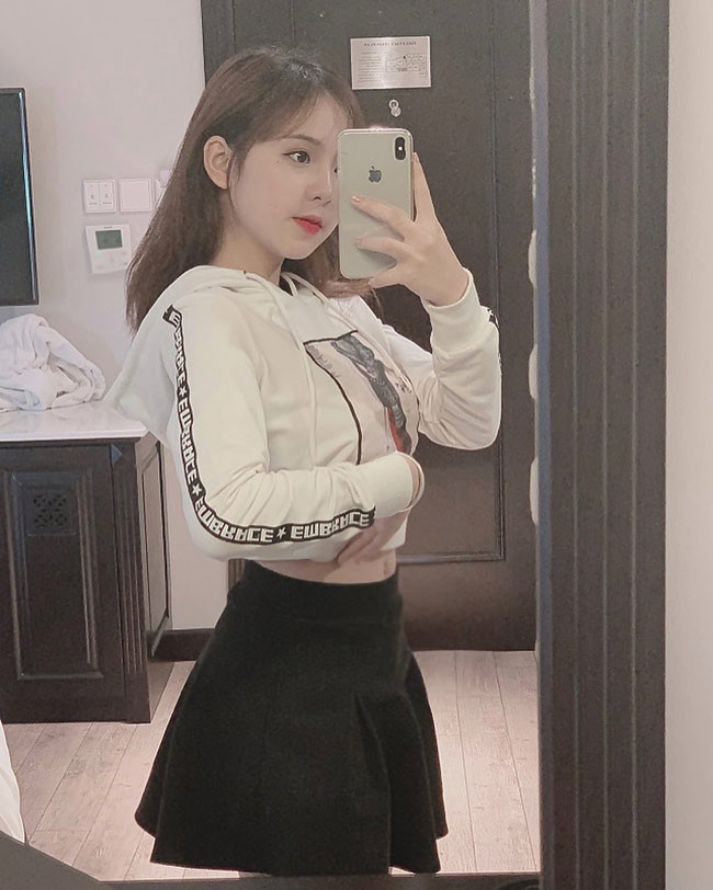 Hiện tại, ngoài việc học kinh doanh, cô nàng còn học thêm về ngành thẩm mỹ.