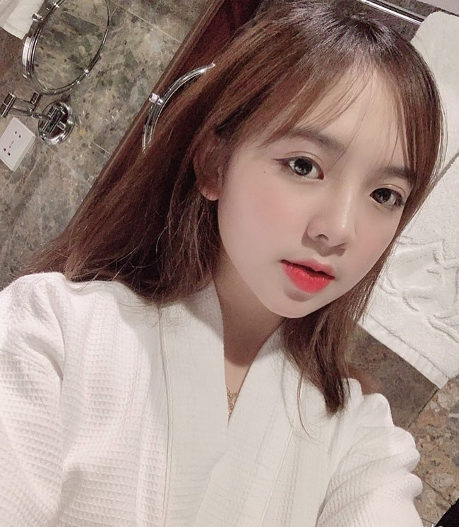 Cô muốn xây dựng hình ảnh xinh đẹp và năng động cho mình.