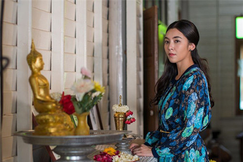 Nghi chi dau co nguoi khac, su that bat ngo sau khi theo doi