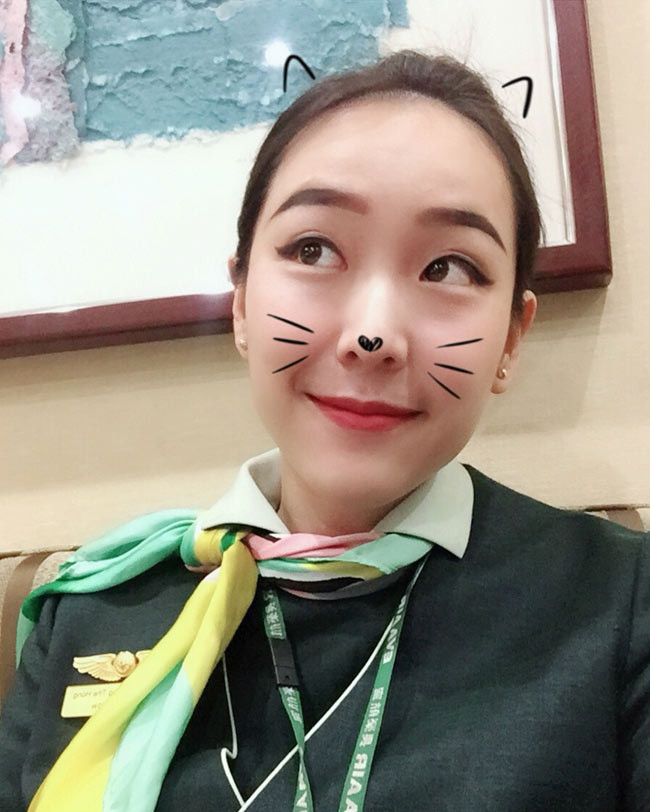 Nu tiep vien hang khong vua duoc hot boy bong ro cau hon-Hinh-5