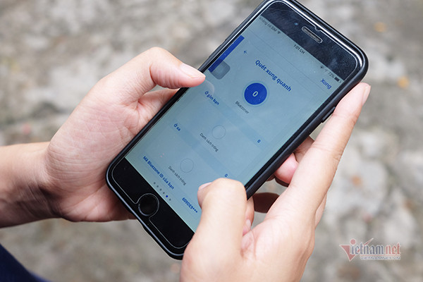 Ung dung Bluezone co theo doi vi tri nguoi dung khong?