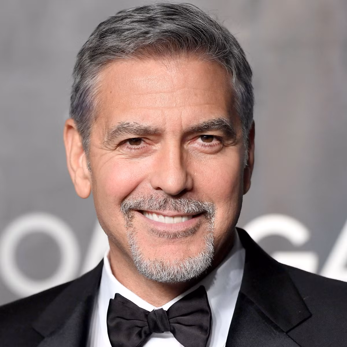 Tai tu tung quy goi 20 phut cau hon vo kem 17 tuoi