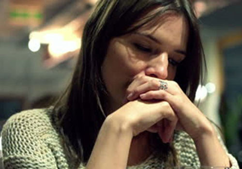 Chi dau bi duoi ve nha ngoai, anh trai lien tim 