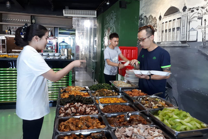 Com bui, bun dau cang e cang dat, dong loat tang gia-Hinh-3