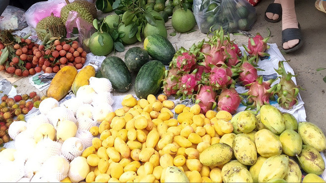 Hon 700 tan xoai mini Trung Quoc do bo cho Sai Gon-Hinh-2