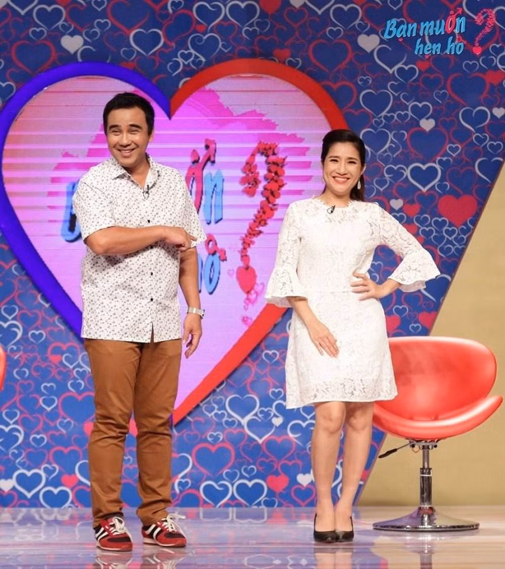 Nu MC me co bac, thua sach tien cat - xe nua thang trong mot dem-Hinh-6