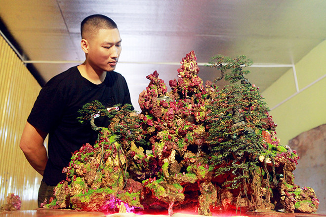 Chiec ban gan hang nghin vien da quy, doc dao nhat Viet Nam-Hinh-2