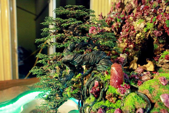 Chiec ban gan hang nghin vien da quy, doc dao nhat Viet Nam-Hinh-9