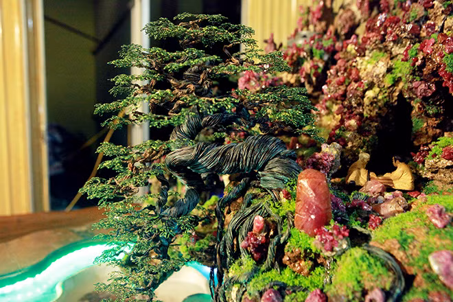 Chiec ban gan hang nghin vien da quy, doc dao nhat Viet Nam-Hinh-9