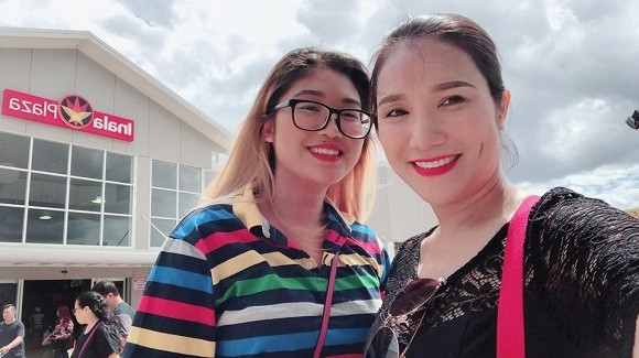 MC Cát Tường phản pháo khi bị ném đá là nghệ sĩ xấu, sống ảo - Hình 3 MC Cat Tuong phan phao khi bi nem da la nghe si xau, song ao-Hinh-3