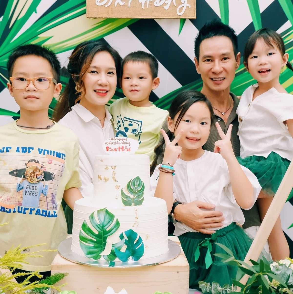 MC Minh Trang đông con nhất nhì showbiz mà vẫn bị giục đẻ thêm - Hình 3 MC Minh Trang dong con nhat nhi showbiz ma van bi giuc de them-Hinh-3