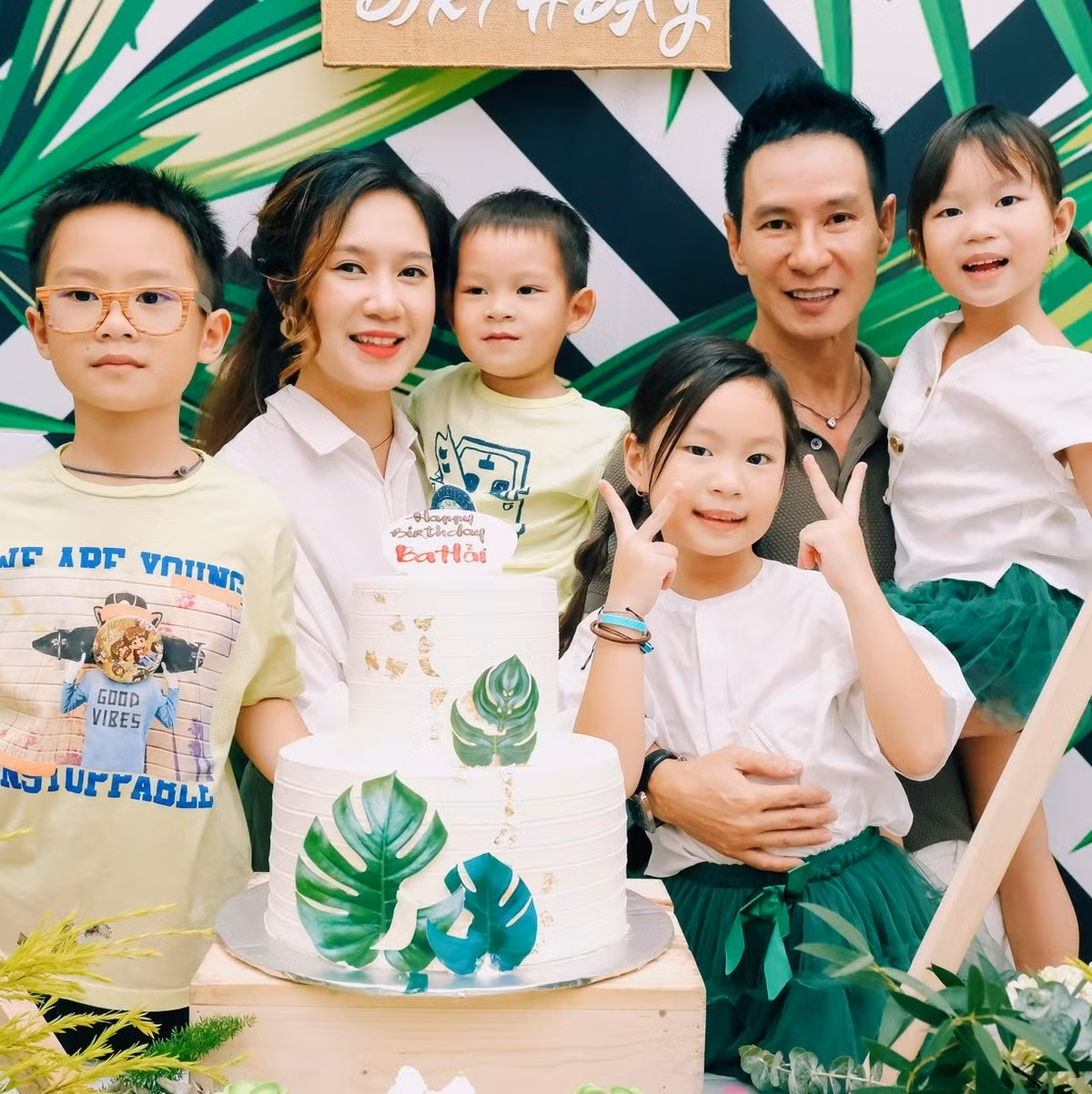 MC Minh Trang dong con nhat nhi showbiz ma van bi giuc de them-Hinh-3