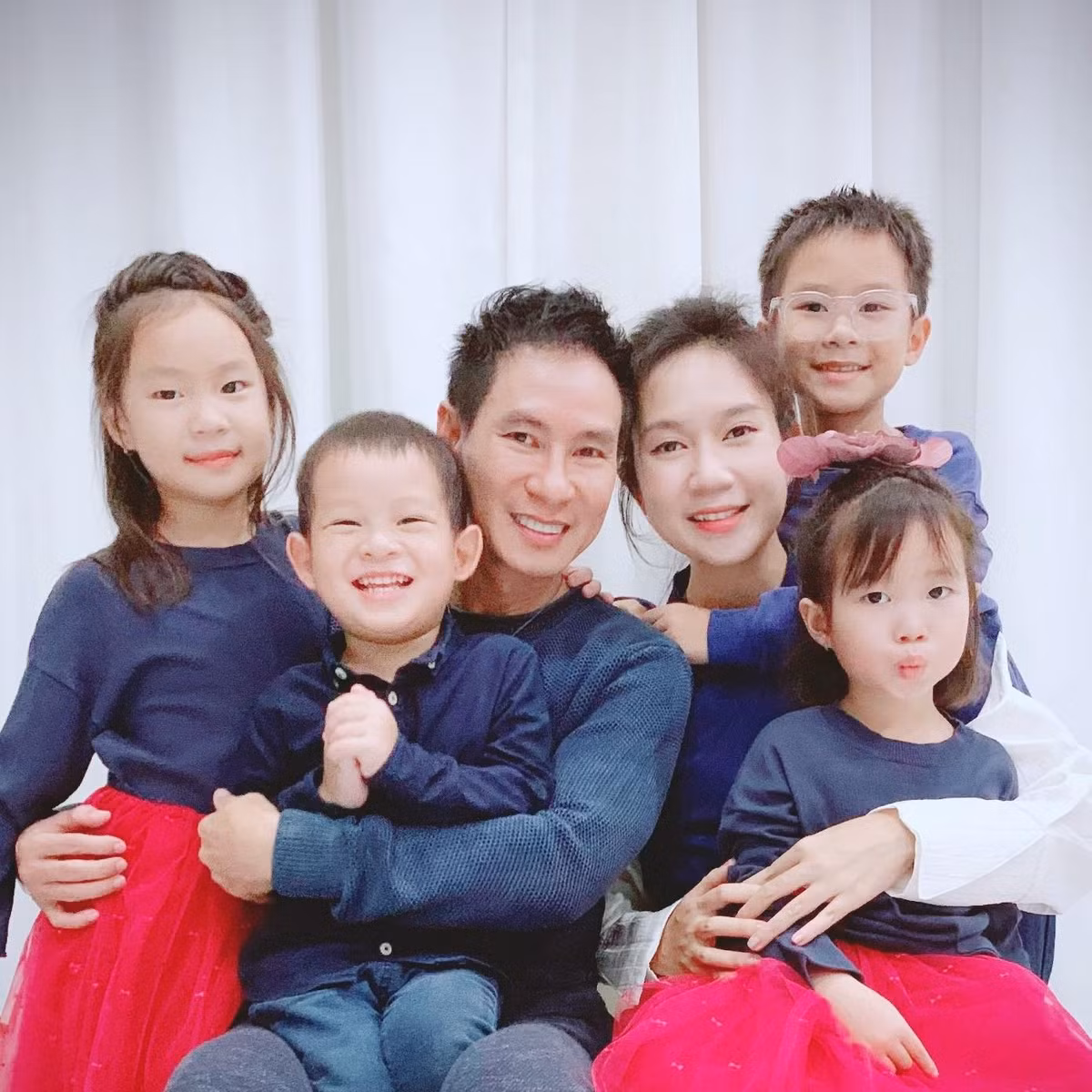 MC Minh Trang dong con nhat nhi showbiz ma van bi giuc de them-Hinh-4