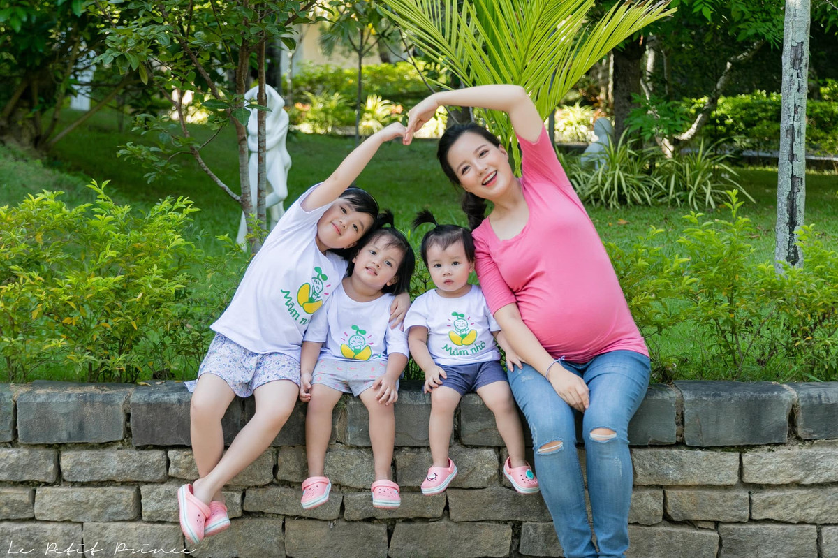 MC Minh Trang đông con nhất nhì showbiz mà vẫn bị giục đẻ thêm - Hình 5 MC Minh Trang dong con nhat nhi showbiz ma van bi giuc de them-Hinh-5