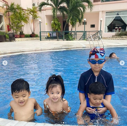 Hai Bang da lam gi de xoa tieng 'me ghe con chong'?-Hinh-6