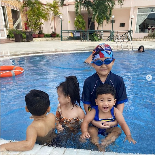 Hai Bang da lam gi de xoa tieng 'me ghe con chong'?-Hinh-5