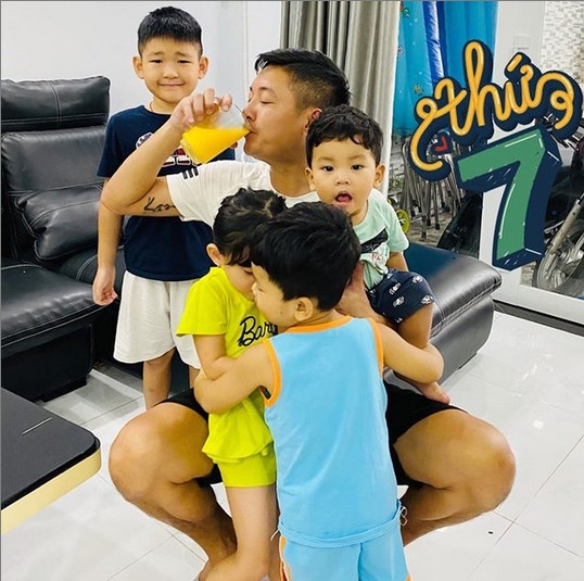 Hai Bang da lam gi de xoa tieng 'me ghe con chong'?-Hinh-2