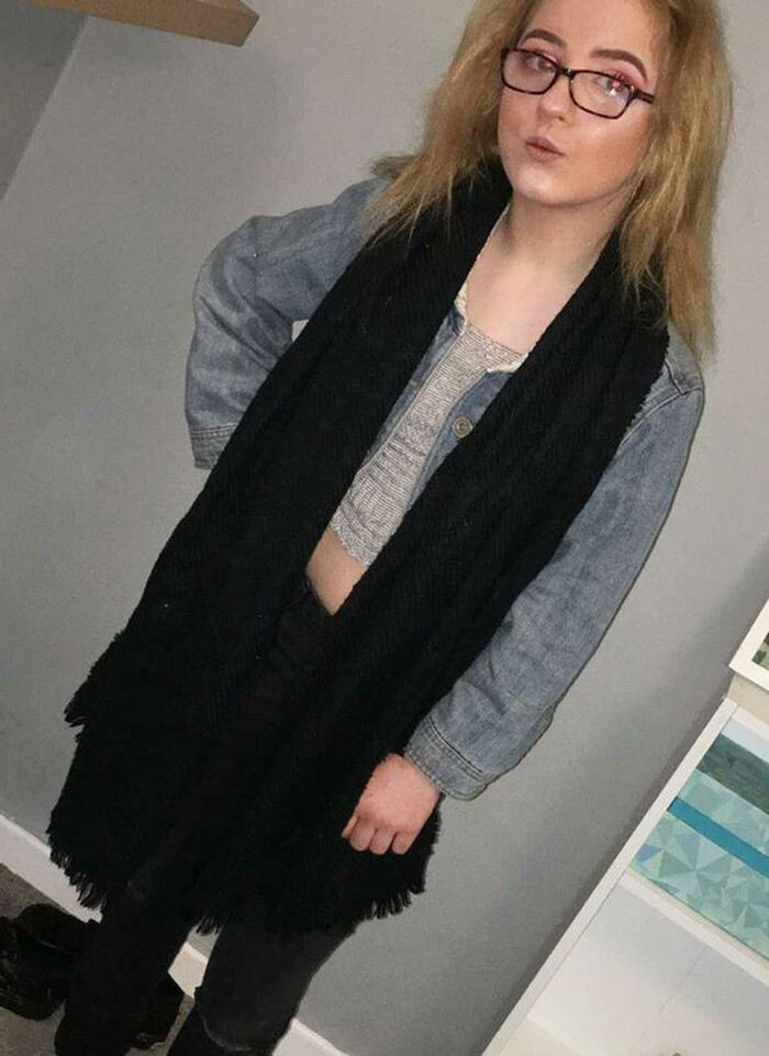 Nguoi me bo mac con gai sap chet di uong ruou voi ban be-Hinh-2