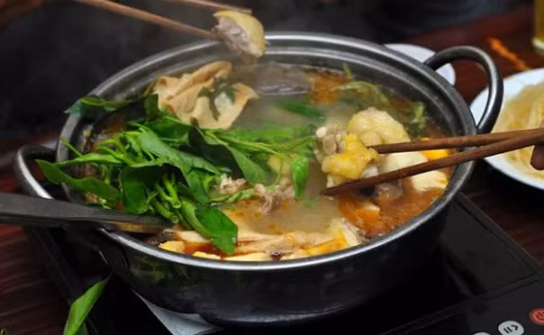 Cho dai tha loai rau nay vao noi lau keo gay hai suc khoe