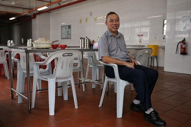 Hai anh em nhà ông Lim sau đó đã mua lại siêu thị nơi có quầy hàng thịt.