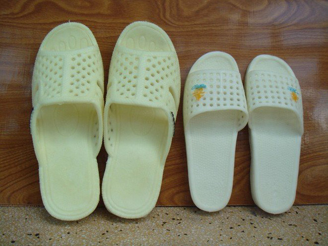 Lịch sử của những đôi dép huyền thoại ở Việt Nam - Hình 5 Lich su cua nhung doi dep huyen thoai o Viet Nam-Hinh-5