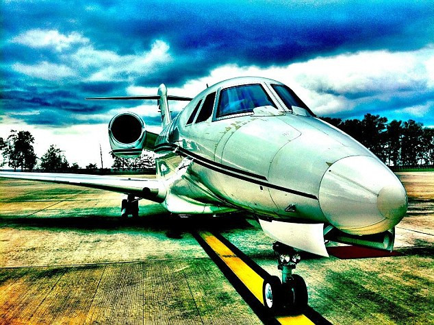 Phia sau lan song tay chay Redbull tai Thai Lan-Hinh-9