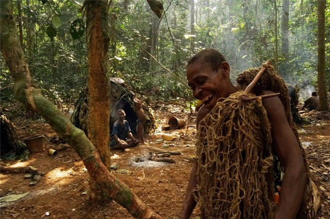 Bộ tộc người lùn kỳ bí sống trong rừng rậm châu Phi ảnh 2