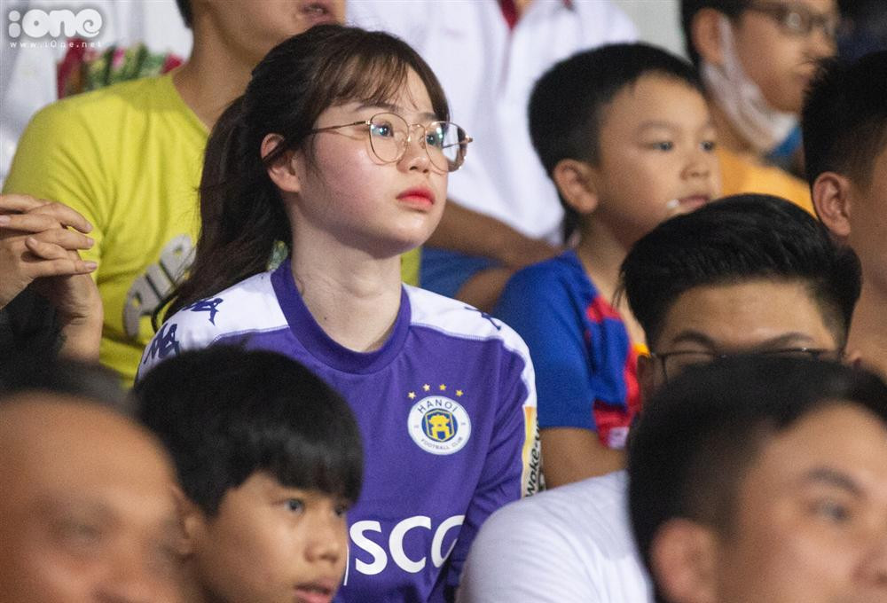 Vo Cong Phuong ghi diem, ban gai Quang Hai nen hoc tap-Hinh-4