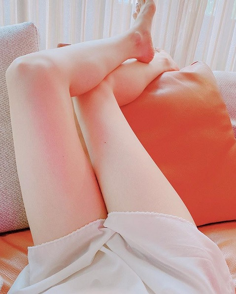 Lệ Quyên tung ảnh mặc váy ngủ khoe vòng 3 - Hình 2 Le Quyen tung anh mac vay ngu khoe vong 3-Hinh-2