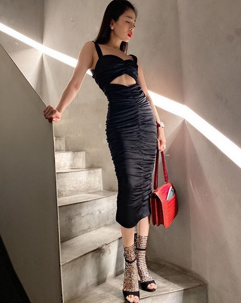 Lệ Quyên tung ảnh mặc váy ngủ khoe vòng 3 - Hình 7 Le Quyen tung anh mac vay ngu khoe vong 3-Hinh-7