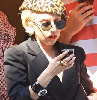 Nhung smartphone ma sieu sao, ty phu My ua dung o thap ky qua-Hinh-4