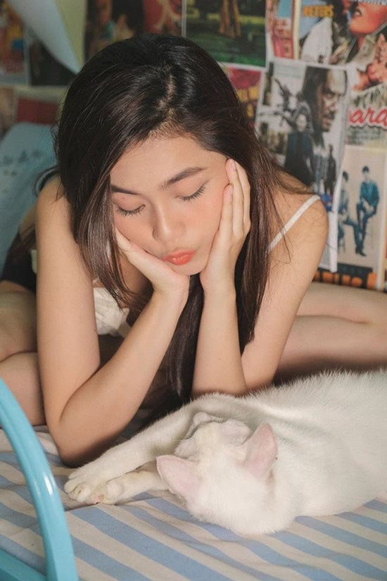 Vóc dáng "chuẩn từng centimet" của nữ sinh đại học Ngoại ngữ ảnh 3